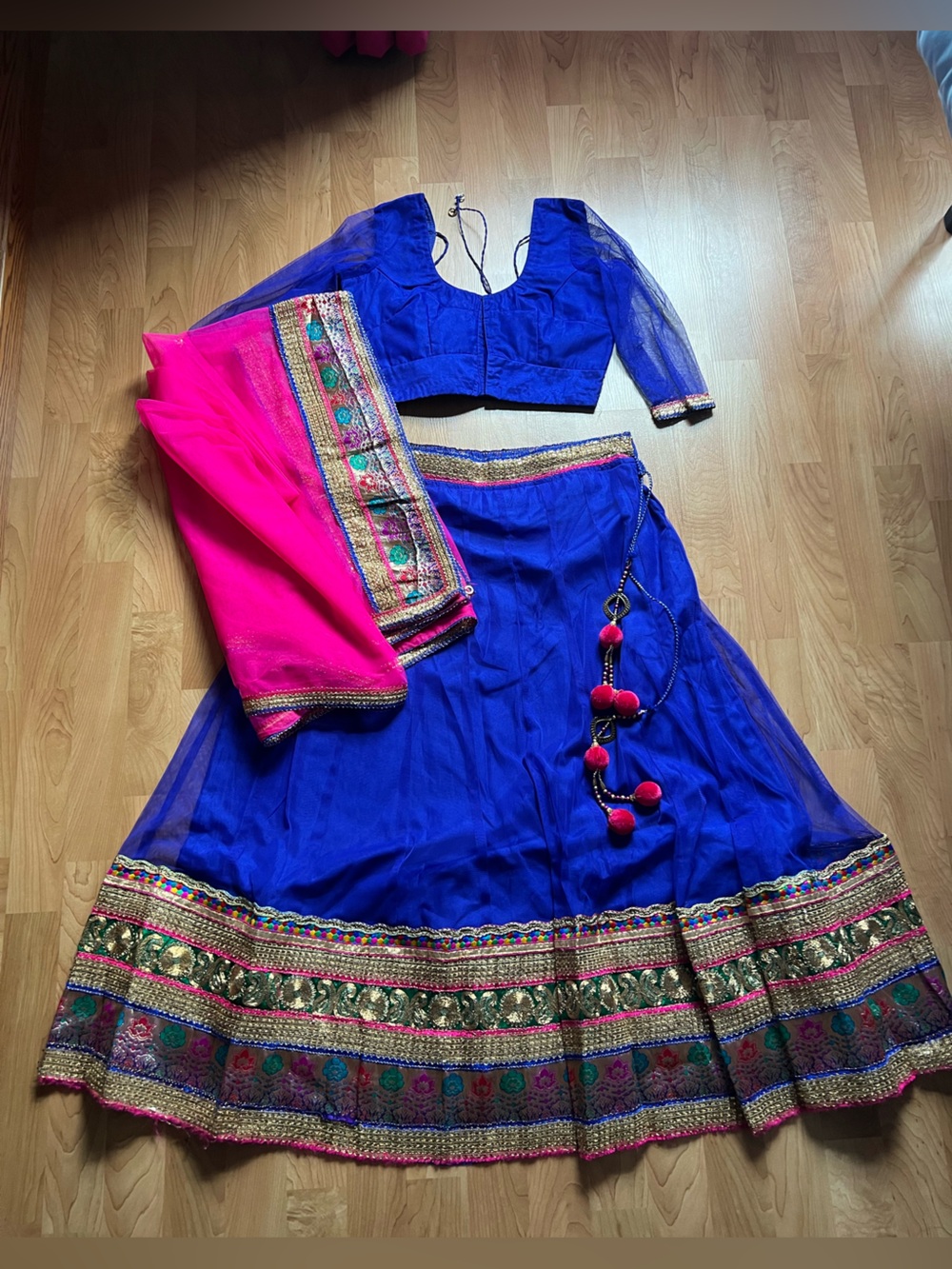 Indian set - Picture 3 of 3